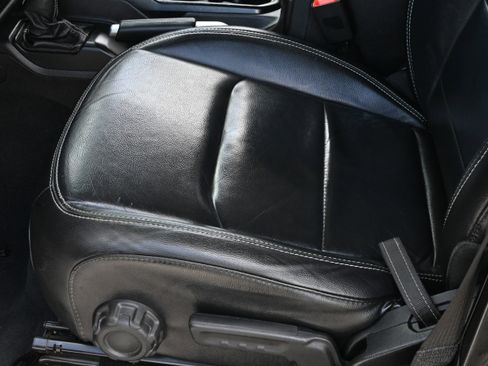 Used 2018 Jeep Wrangler Unlimited Sahara image 28