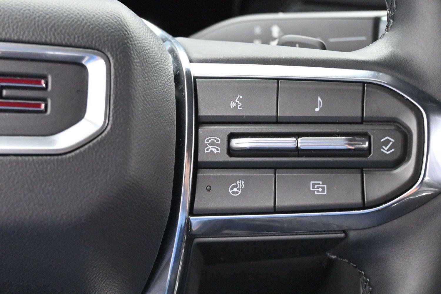 Used 2026 GMC Acadia Elevation w/ Elevation Premium Package FWD image 21