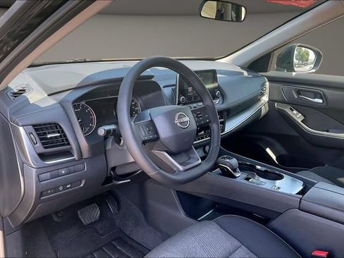 Certified 2026 Nissan Rogue SV FWD image 11