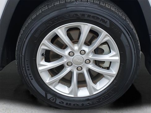 Used 2022 Jeep Cherokee Latitude Lux image 25