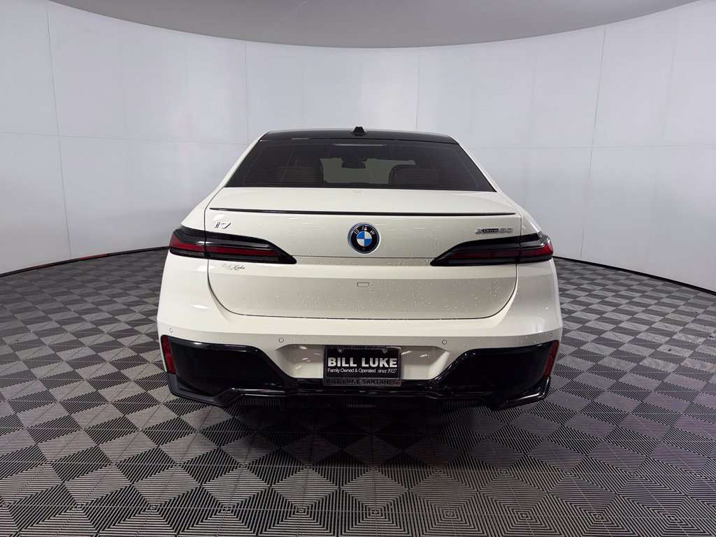 Used 2023 BMW i7 xDrive60 w/ Parking Assistance Package AWD/4WD image 10