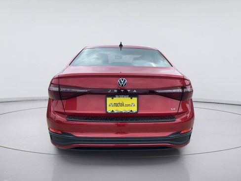 Used 2025 Volkswagen Jetta SE FWD image 5