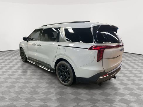 Used 2025 Kia Carnival SX Prestige image 5