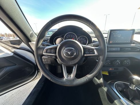 Used 2016 MAZDA MX-5 Miata Club image 10