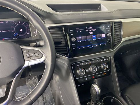 Used 2023 Volkswagen Atlas SE w/ Panoramic Sunroof Package AWD/4WD image 17