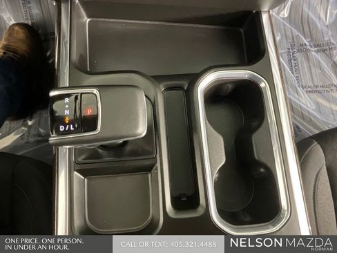 Used 2025 GMC Sierra 1500 Elevation image 35