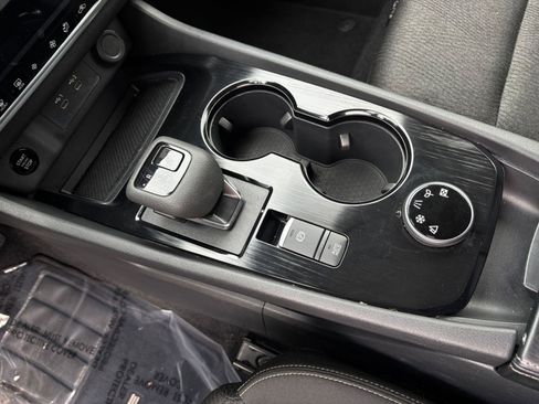 Used 2025 Nissan Rogue SV image 43