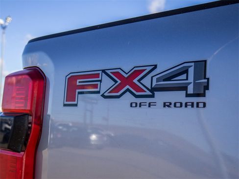 Used 2023 Ford F250 Lariat w/ Chrome Package image 13