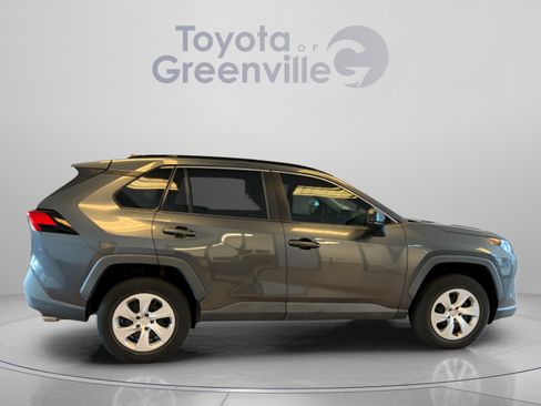 Used 2020 Toyota RAV4 LE FWD image 7