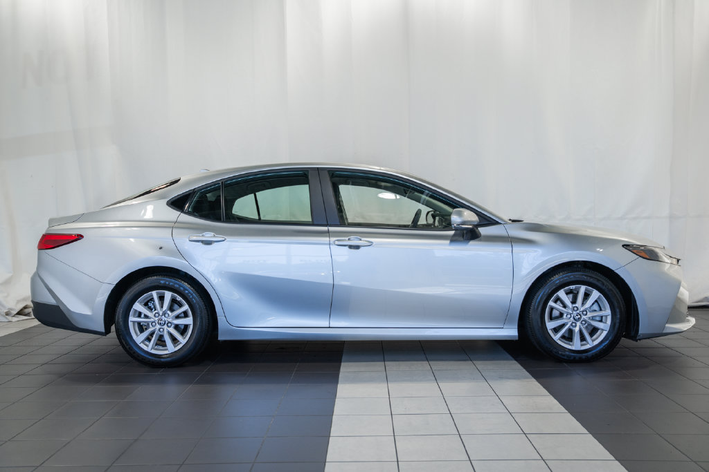 Used 2026 Toyota Camry LE w/ Convenience Package FWD image 3
