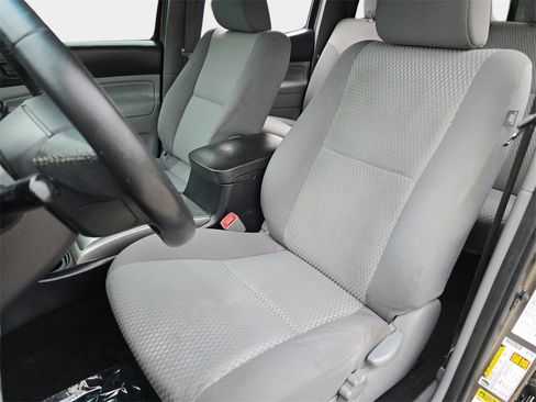 Used 2012 Toyota Tacoma PreRunner image 18