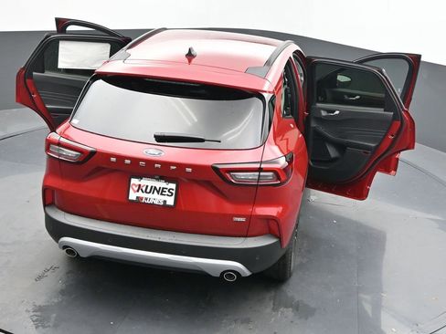 New 2025 Ford Escape SE image 60