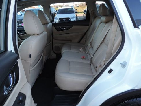 Used 2016 Nissan Rogue SL w/ SL Premium Package image 22