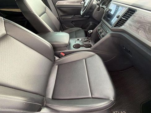 Used 2020 Volkswagen Atlas Cross Sport SE FWD image 24