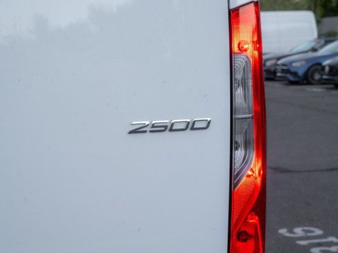 Used 2025 Mercedes-Benz Sprinter 2500 image 7