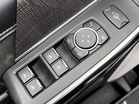 Used 2025 Ford F250 Platinum image 28