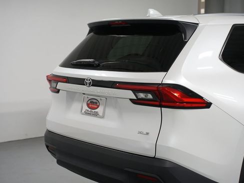 Certified 2024 Toyota Grand Highlander XLE image 9