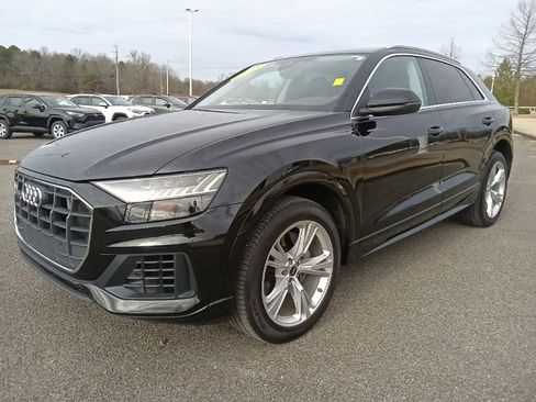 Used 2023 Audi Q8 Premium image 7