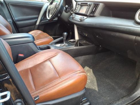 Used 2018 Toyota RAV4 XLE image 5