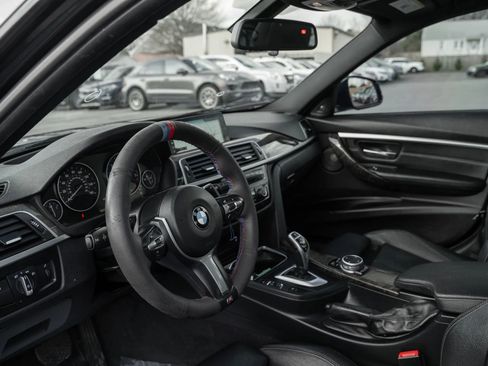 Used 2017 BMW 340i xDrive Sedan AWD/4WD image 6
