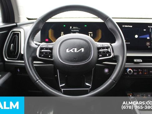 Used 2024 Kia Sorento S image 28