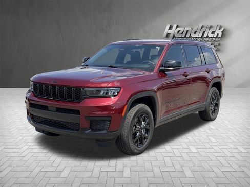 Used 2024 Jeep Grand Cherokee L Laredo AWD/4WD image 5