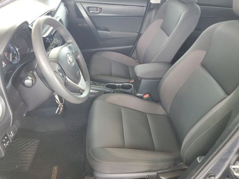 Used 2018 Toyota Corolla LE FWD image 17