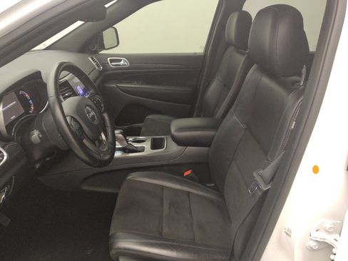 Used 2020 Jeep Grand Cherokee Altitude RWD image 17
