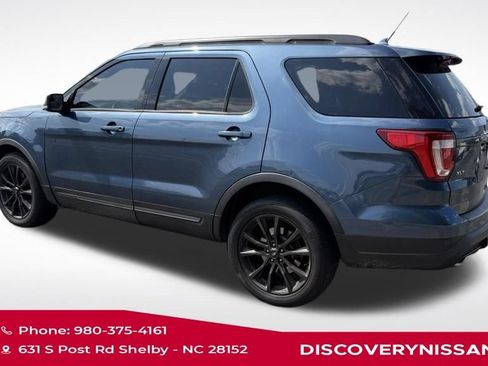Used 2018 Ford Explorer XLT w/ Equipment Group 202A AWD/4WD image 4