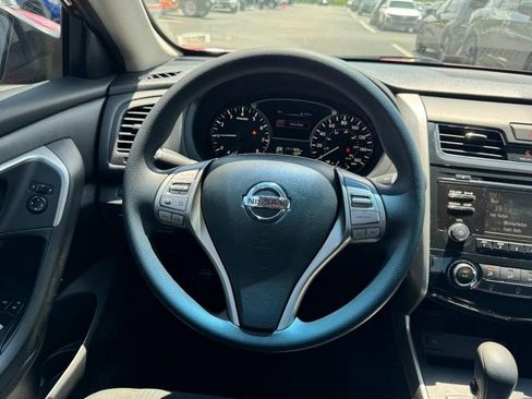 Used 2015 Nissan Altima 2.5 S w/ Special Edition Package FWD image 13