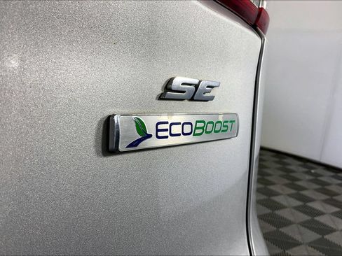 Used 2016 Ford Escape SE w/ SE Chrome Package FWD image 38