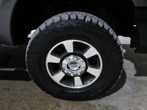Used 2011 Ford F350 XLT w/ XLT Premium Pkg AWD/4WD image 16