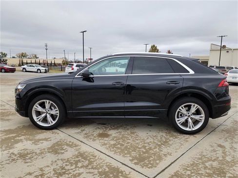 Certified 2023 Audi Q8 Premium image 4