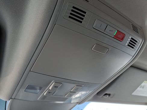 Used 2023 Volkswagen Taos SE image 24