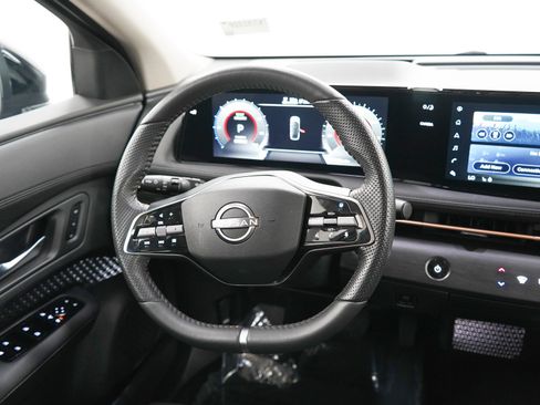 Used 2024 Nissan Ariya AWD image 14