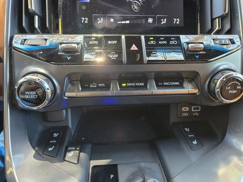 Used 2024 Lexus LX 600 4WD w/ Interior Upgrade Package image 34