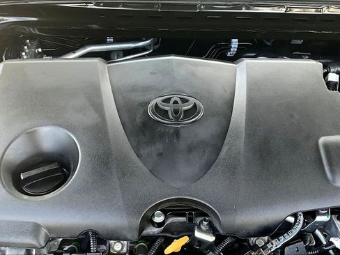 Used 2024 Toyota Camry SE FWD image 32