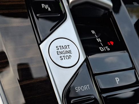 Used 2024 BMW X5 xDrive40i w/ Premium Package AWD/4WD image 18