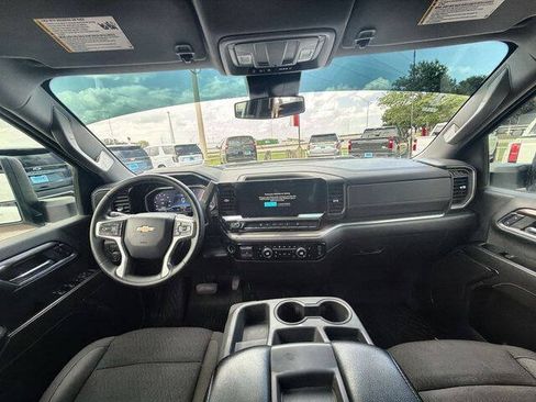 Used 2024 Chevrolet Silverado 2500 LT AWD/4WD image 19