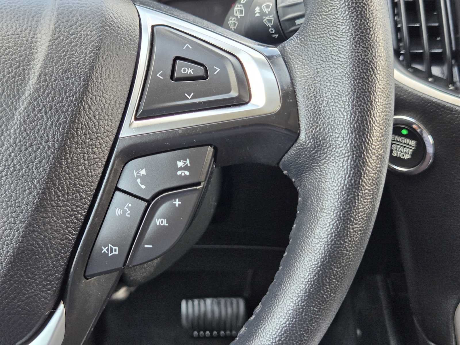 Used 2024 Ford Edge SEL AWD/4WD image 27