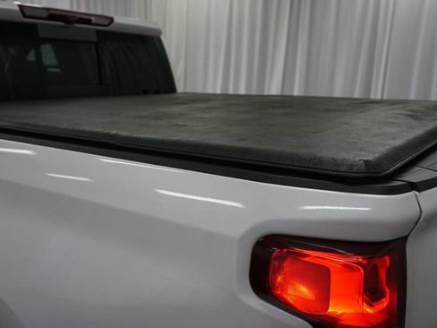 Used 2024 Chevrolet Silverado 1500 High Country w/ High Country Premium Package AWD/4WD image 17