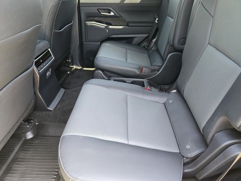 Used 2024 Lexus GX 550 w/ Accessory Package (Z1) AWD/4WD image 31