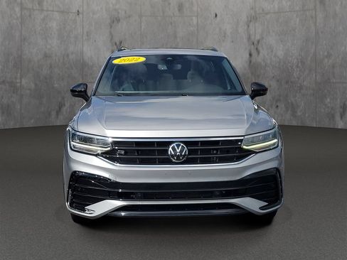 Used 2022 Volkswagen Tiguan SE R-Line AWD/4WD image 2