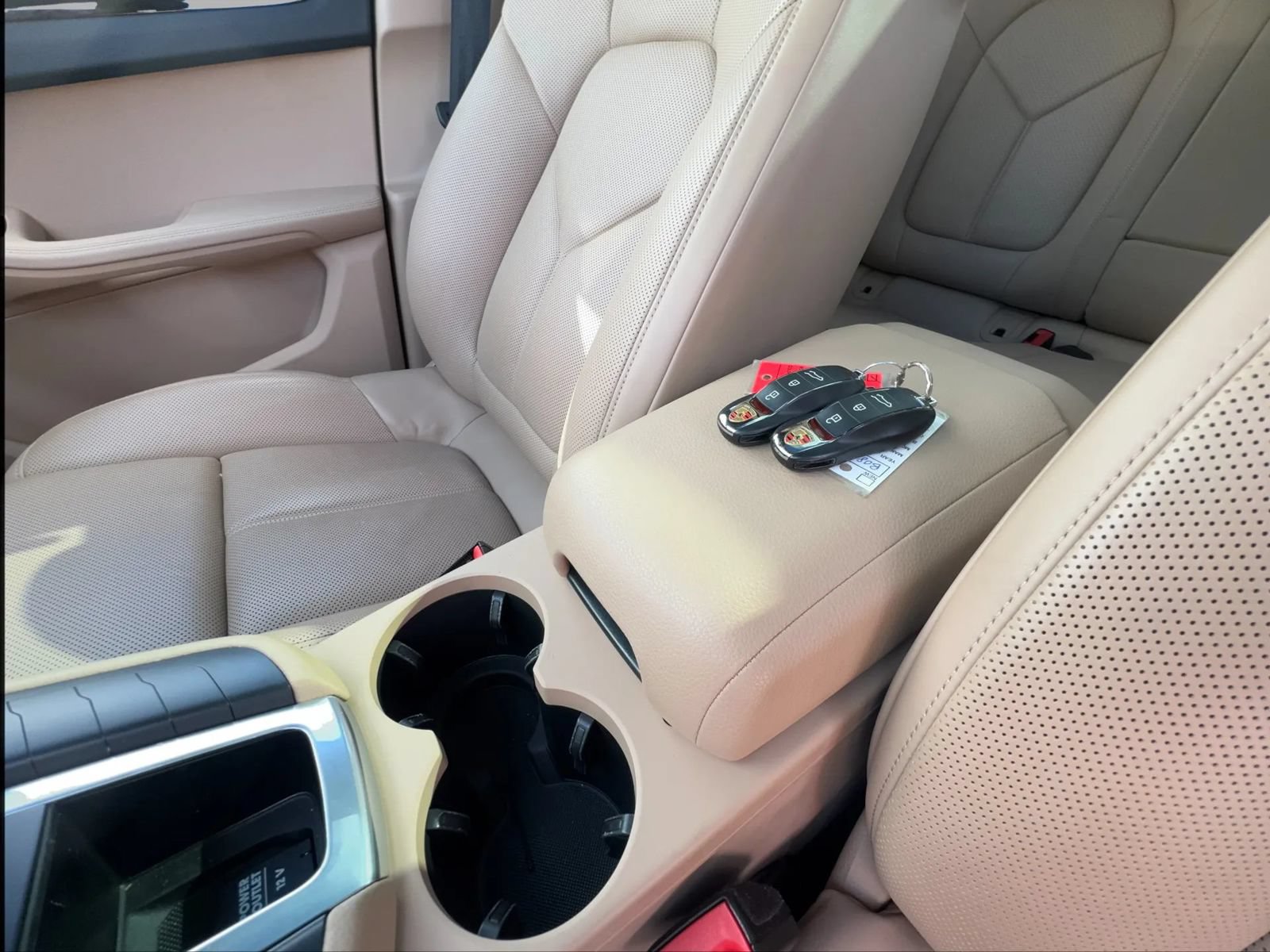 Used 2019 Porsche Macan AWD/4WD image 29