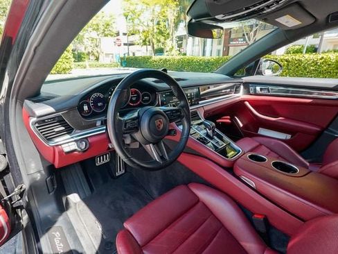 Used 2023 Porsche Panamera 4 Platinum Edition AWD/4WD image 3