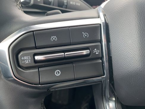 Used 2025 GMC Acadia Elevation image 10