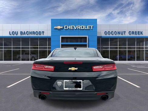 Used 2018 Chevrolet Camaro LT RWD image 7