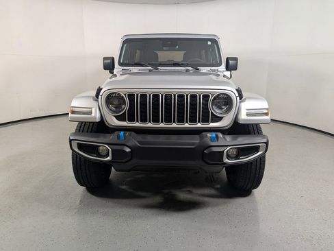 Used 2024 Jeep Wrangler Unlimited Sahara w/ Technology Group AWD/4WD image 2