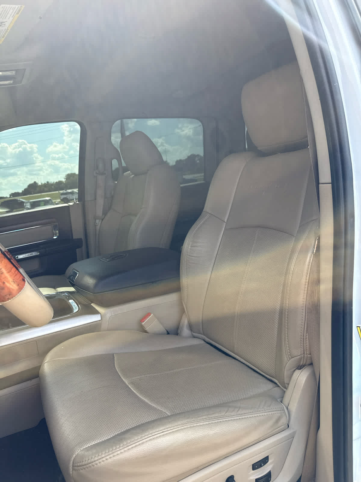 Used 2018 RAM 2500 Laramie w/ Convenience Group AWD/4WD image 11