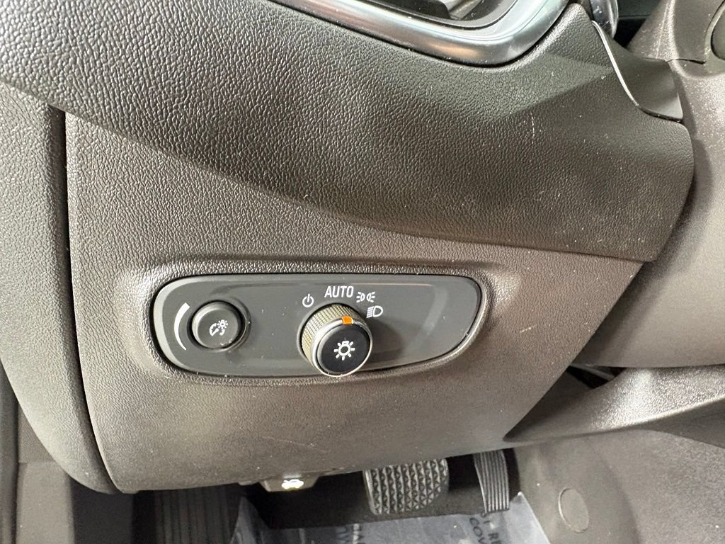 Used 2024 Chevrolet Equinox LS w/ LS Convenience Package FWD image 21